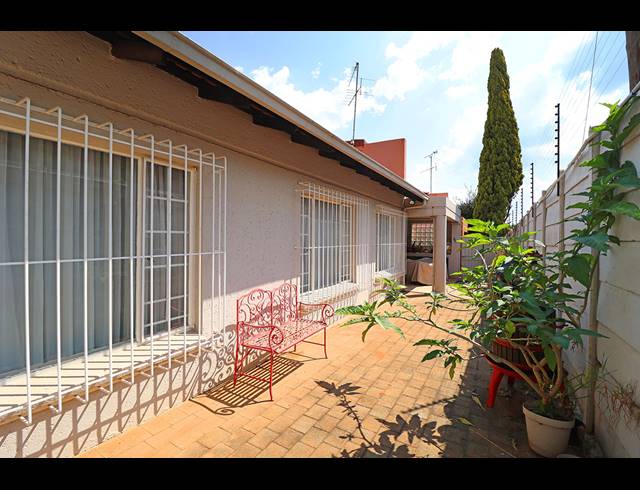 3 BEDROOM SECTIONAL TITLE FOR SALE IN HIGHLANDS NORTH